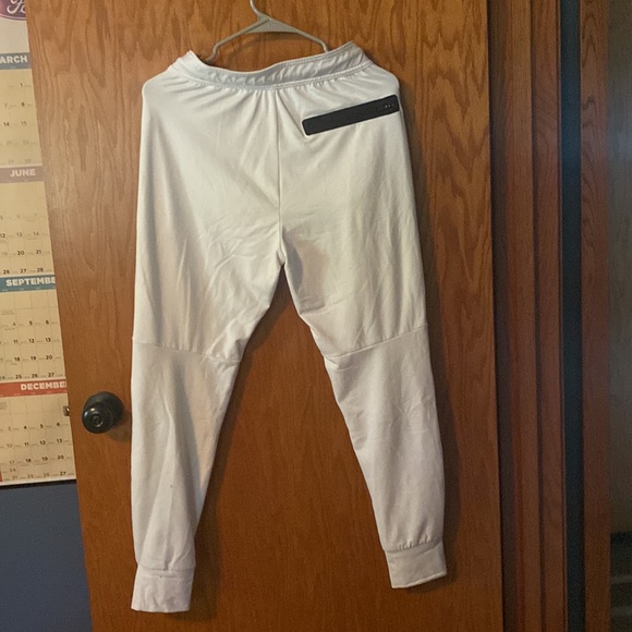 American Eagle Joggers - Picture 5 of 5
